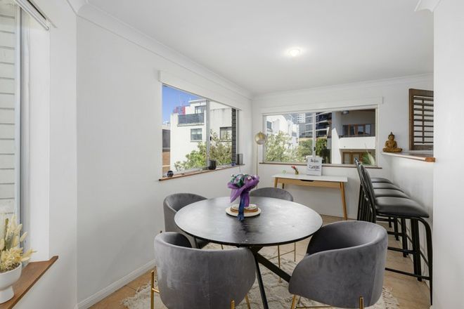 6/38 Chelsea Ave Broadbeach 4218 - Image 3