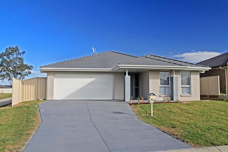 43 Sapphire Drive, Rutherford Property History & Address Research