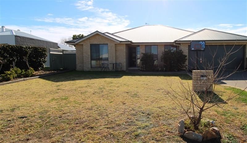 16 Holmwood Drive, Dubbo NSW 2830, Image 0