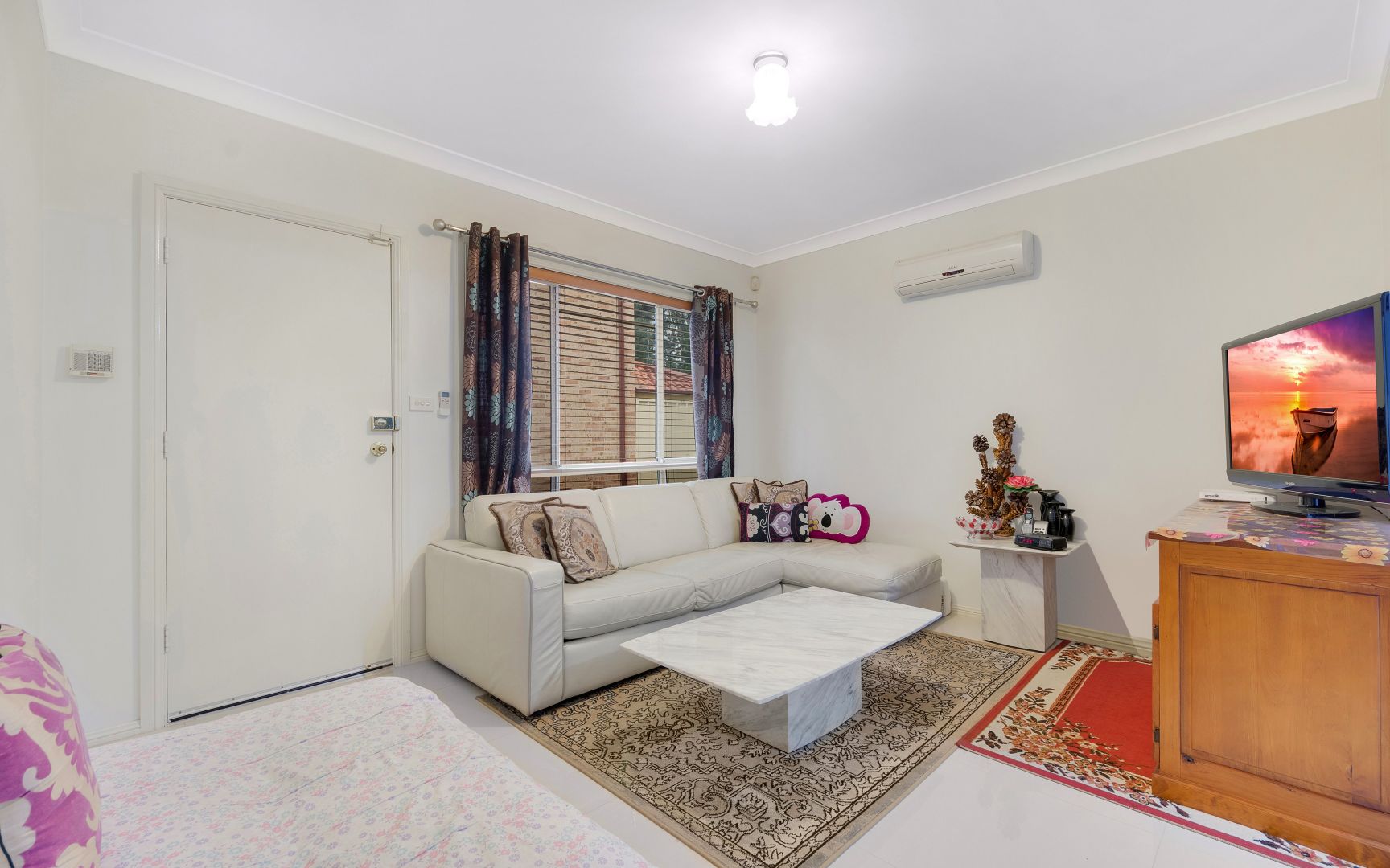 8/46 Chaimberlain Street, Campbelltown NSW 2560, Image 2