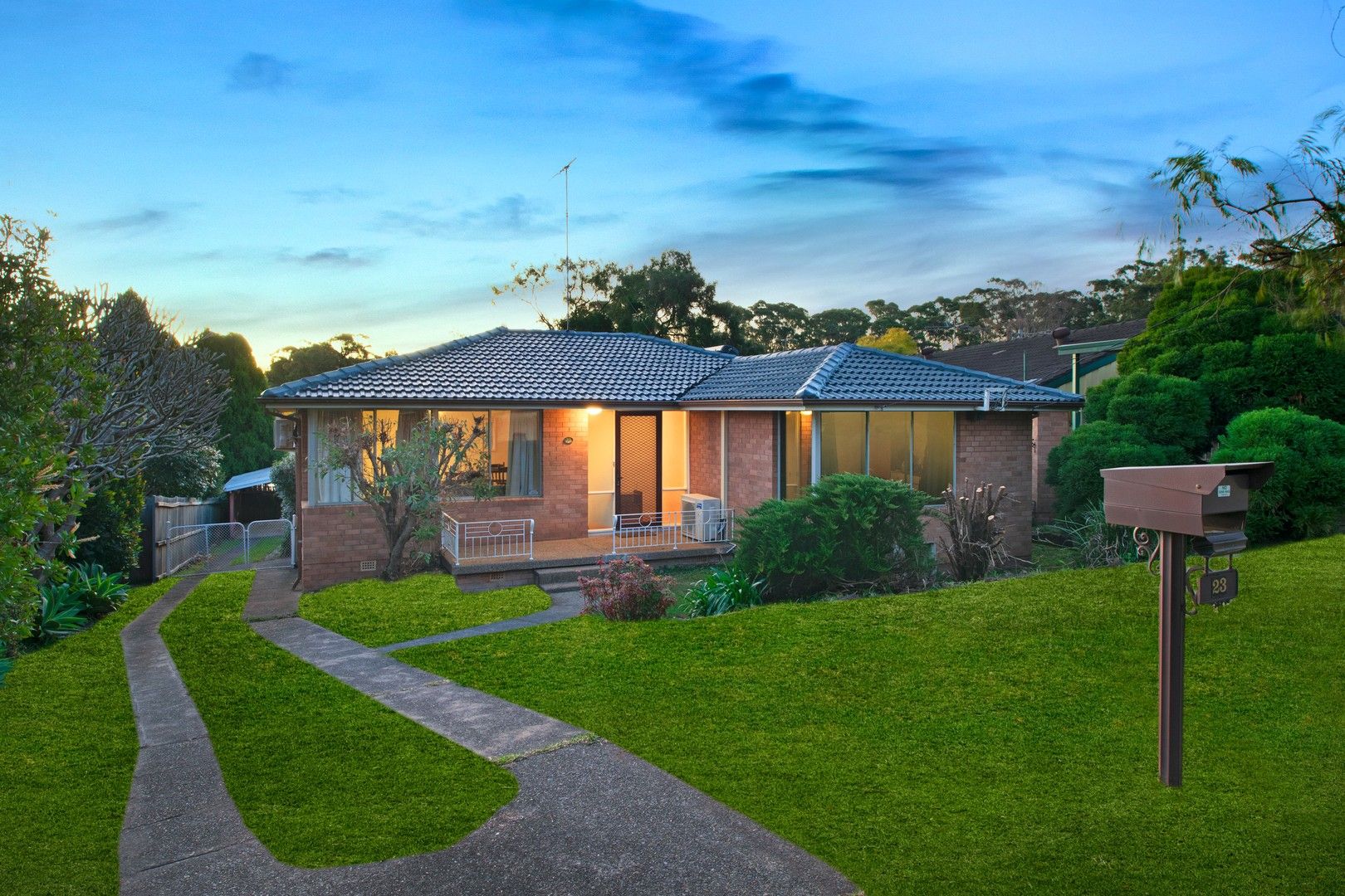 3 bedrooms House in 23 Edinburgh Place WINSTON HILLS NSW, 2153