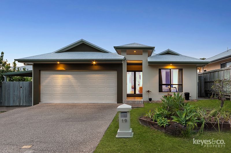4 bedrooms House in 19 Rivergreen Circuit DOUGLAS QLD, 4814