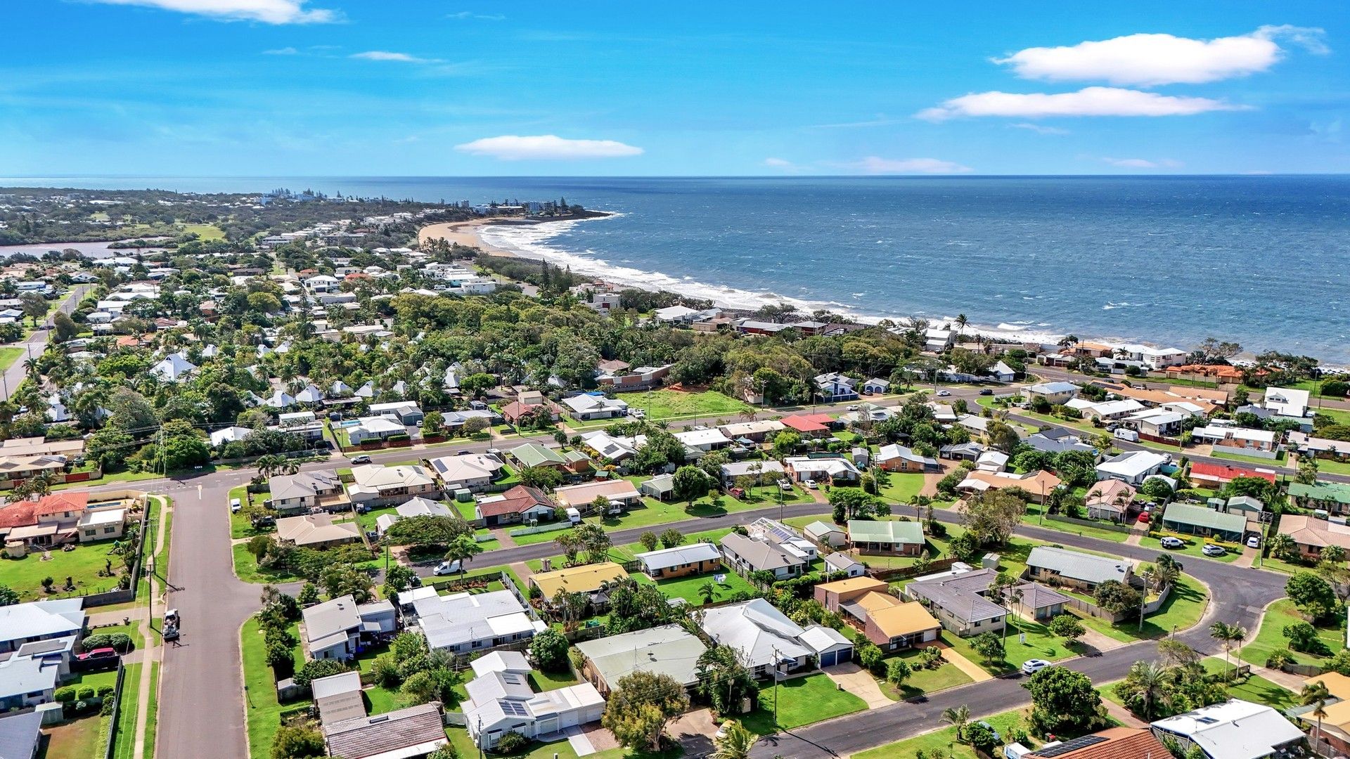 4 bedrooms House in 8 Seabreeze Street BARGARA QLD, 4670