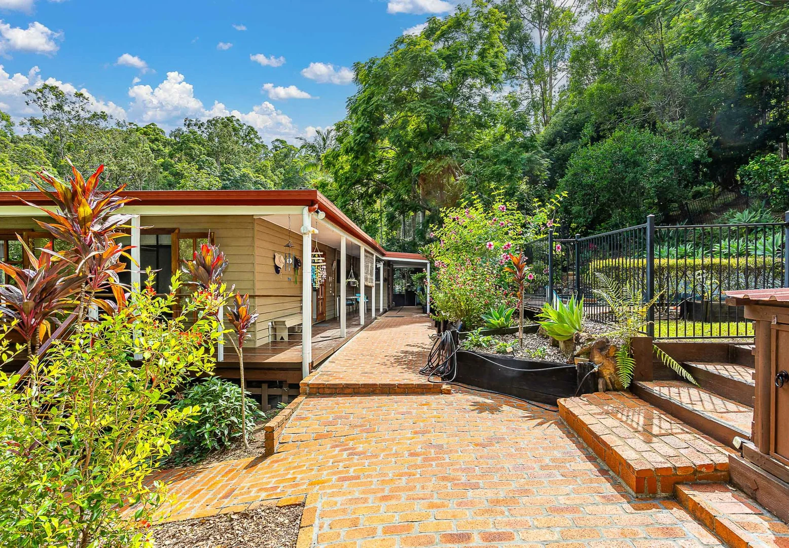 Additional image 3 of 29 Random Way, Worongary QLD 4213