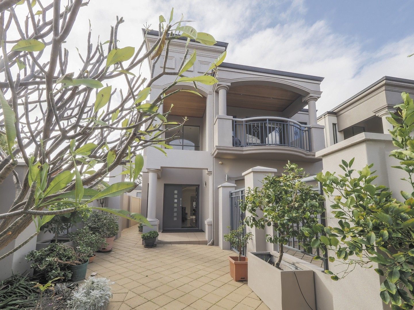 4 bedrooms House in 49A Davy Street ALFRED COVE WA, 6154