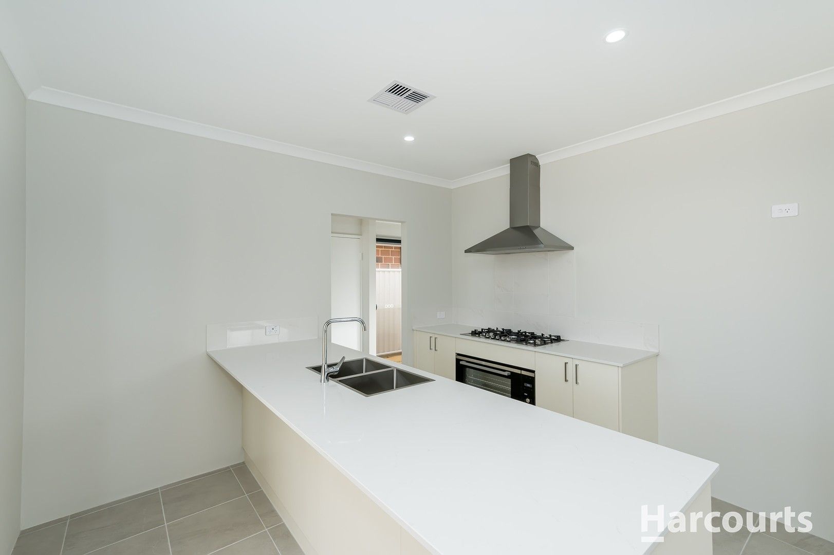 4 bedrooms House in 57 Perspective Drive ALKIMOS WA, 6038