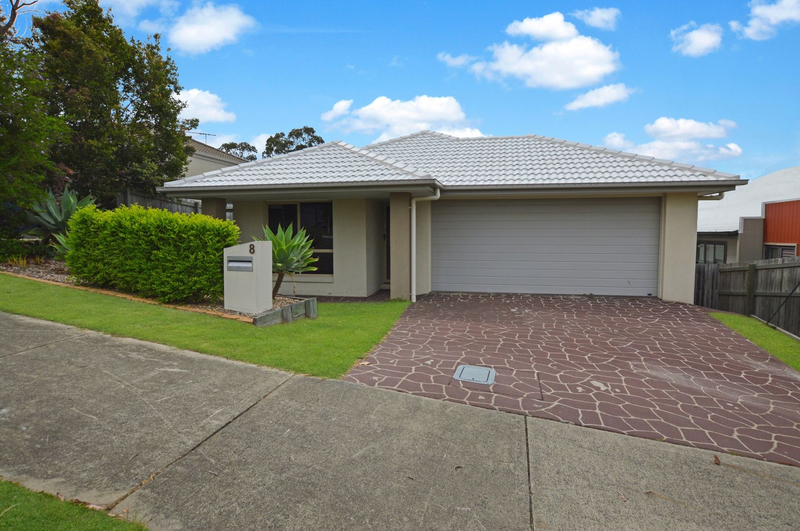 8 Violet Avenue, Springfield Lakes QLD 4300