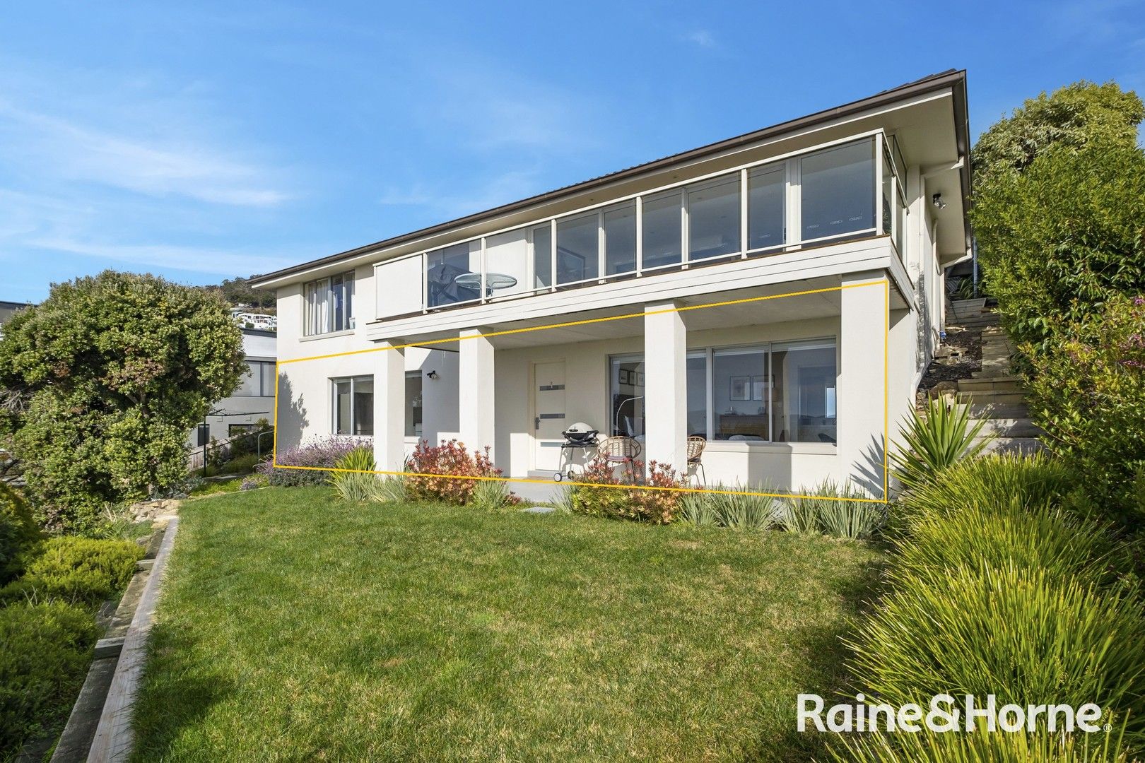 1 bedrooms Apartment / Unit / Flat in 2/323 Churchill Avenue SANDY BAY TAS, 7005