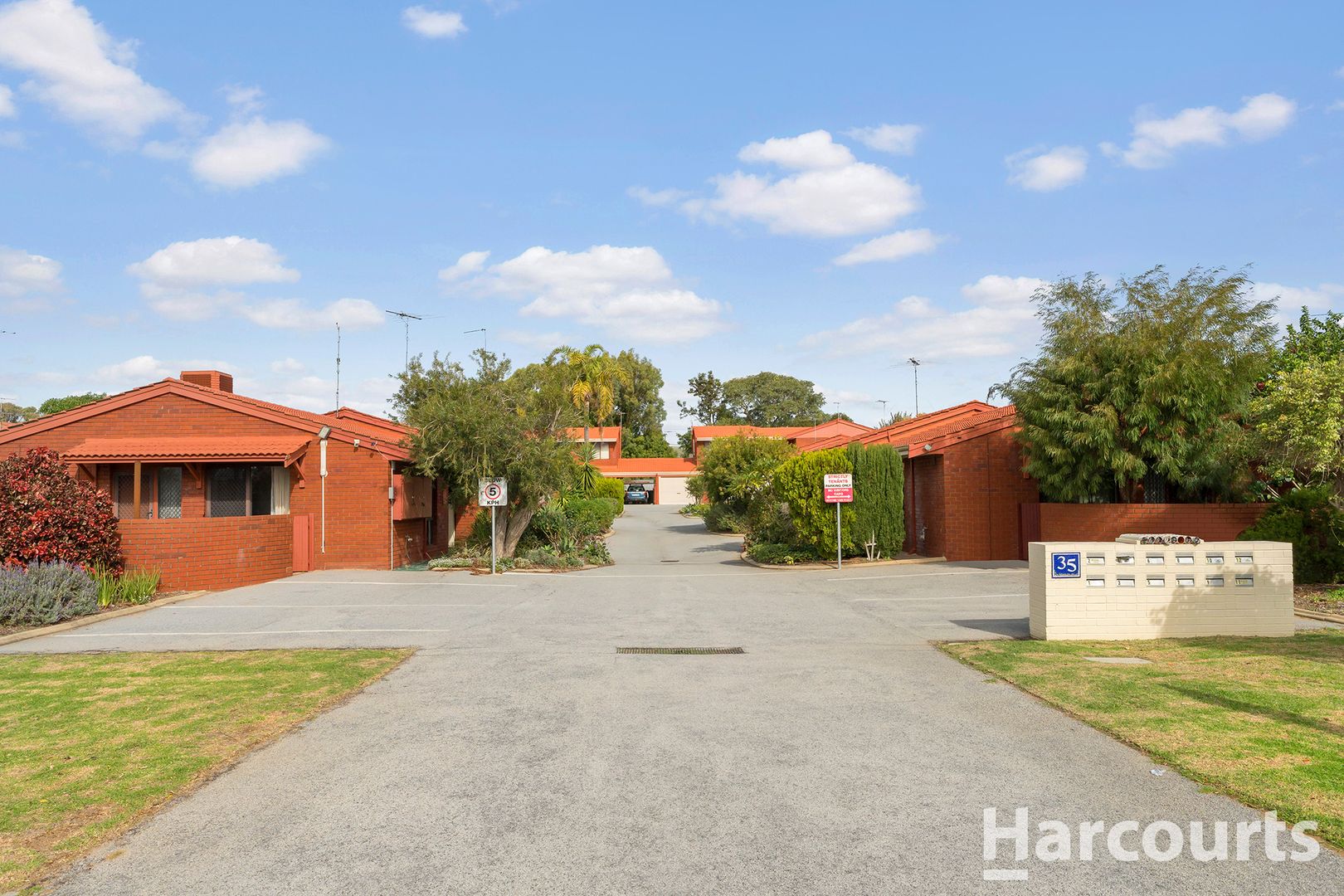 4/35 Creery Street, Dudley Park WA 6210, Image 2