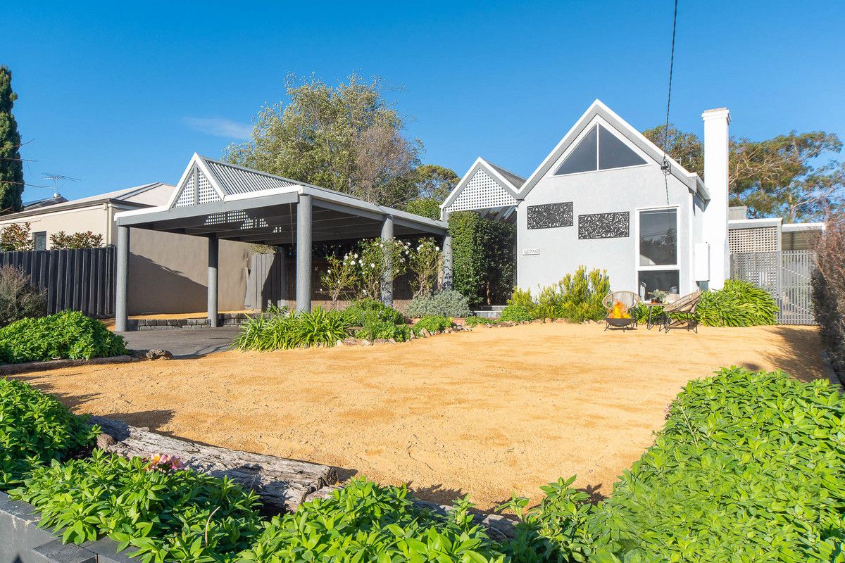 3 bedrooms House in 9 Autumn Crescent MOUNT ELIZA VIC, 3930