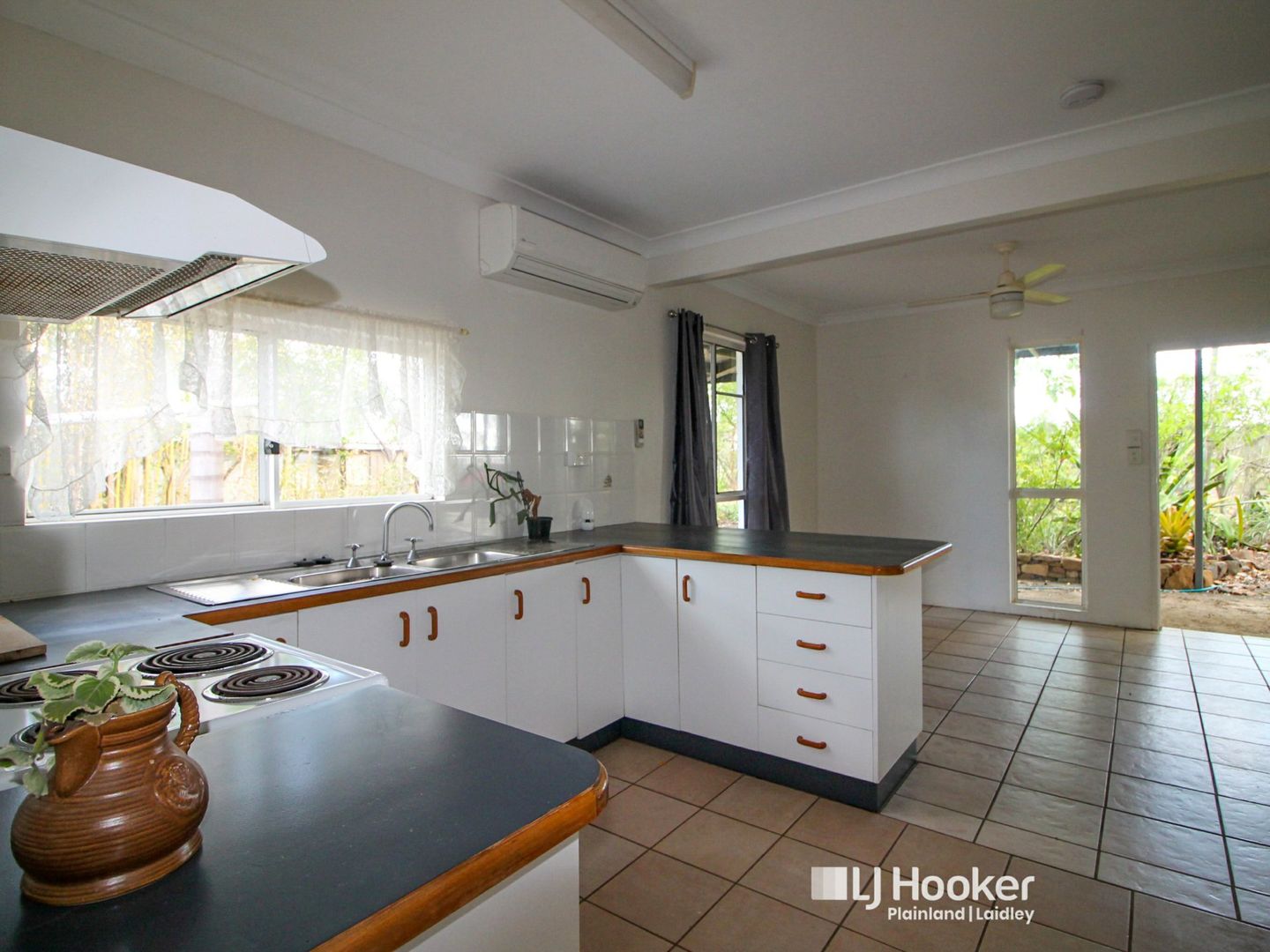 28 Kentville Rd, Kentville QLD 4341, Image 2