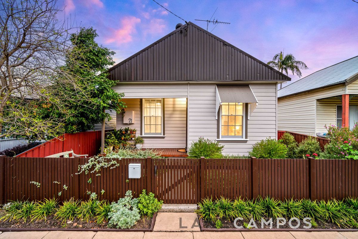 2 bedrooms House in 21 Macquarie Street MAYFIELD NSW, 2304