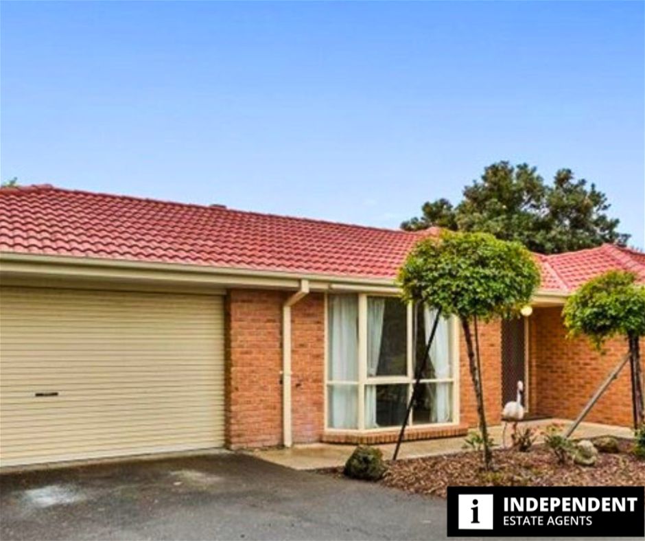 4 bedrooms House in 4 Cherry Close SOMERVILLE VIC, 3912