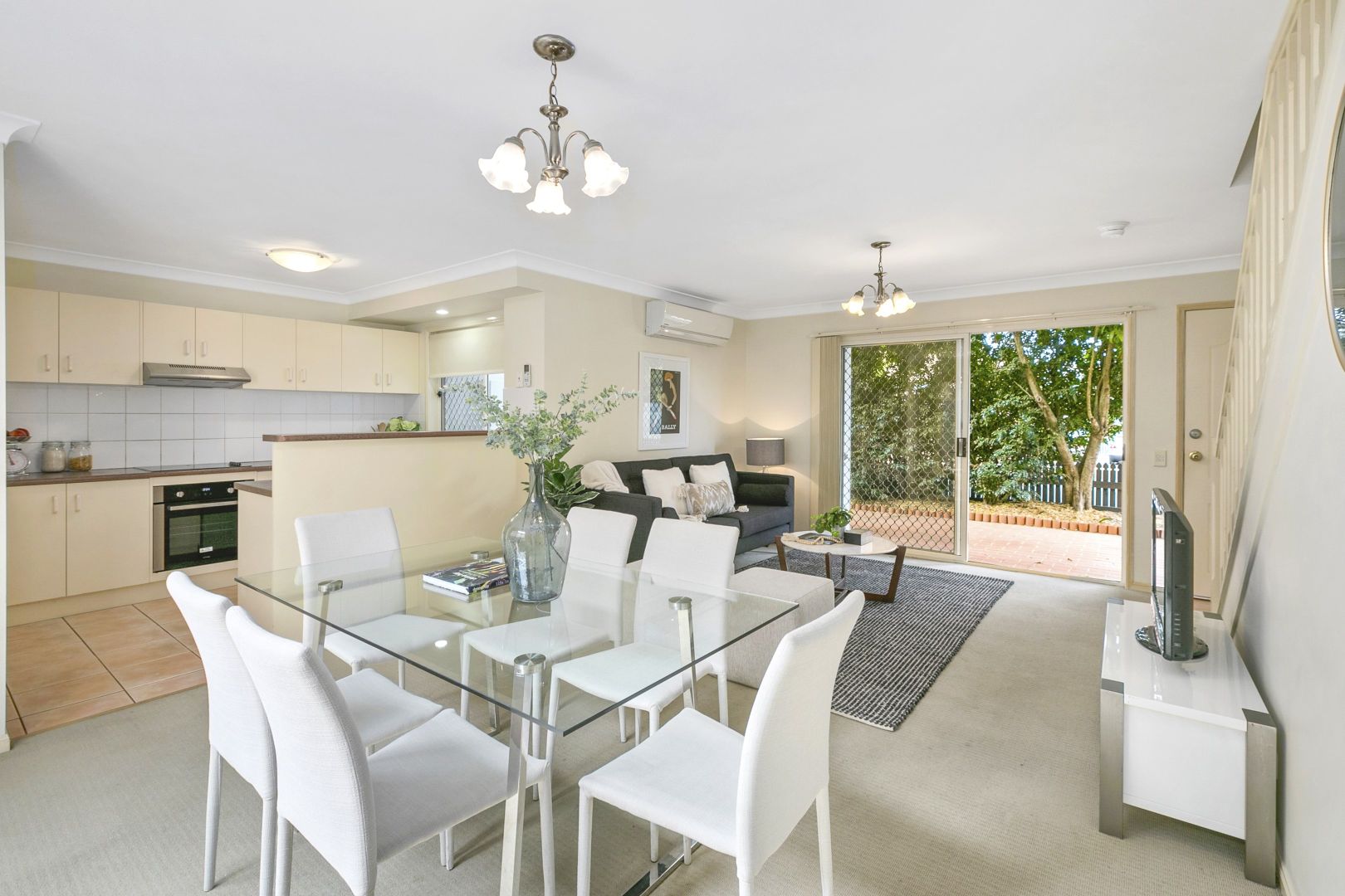 2/121 Chaucer Street, Moorooka QLD 4105, Image 2