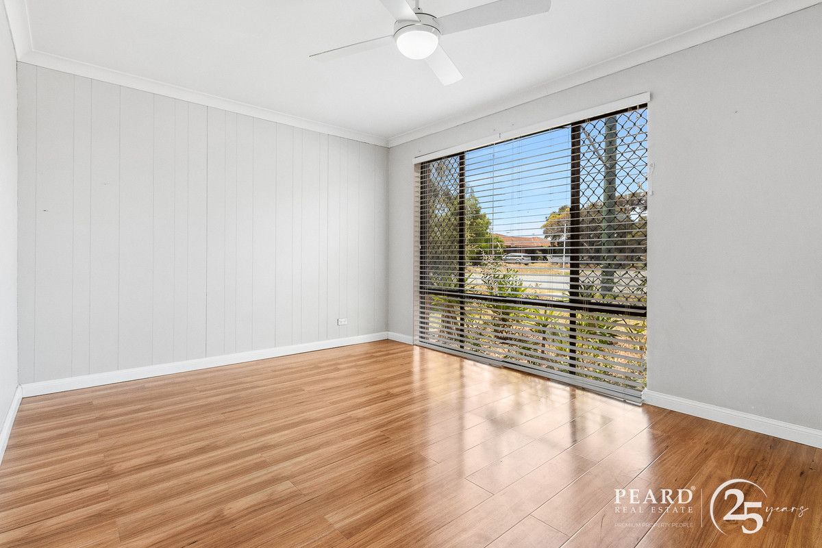 11 Cambridge Crescent, Cooloongup WA 6168, Image 2