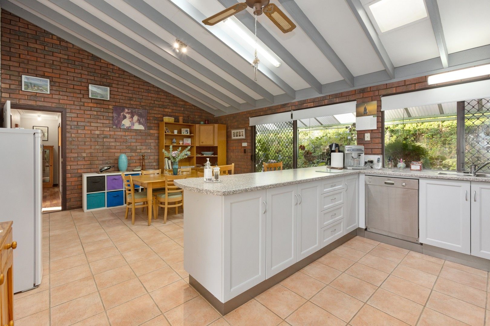4 bedrooms House in 40 Chancery Crescent WILLETTON WA, 6155