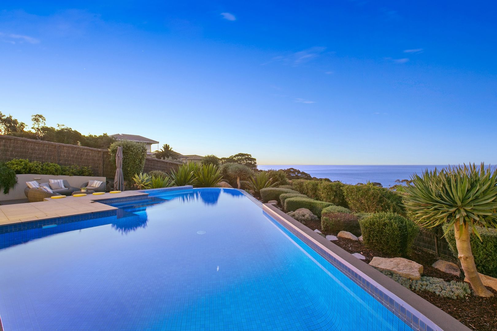 2 Shearwater Drive, Mount Martha Property History & Address Research