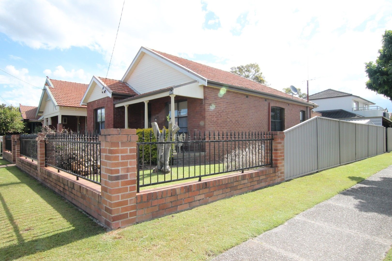 4 bedrooms House in 22 Blackall Street HAMILTON NSW, 2303