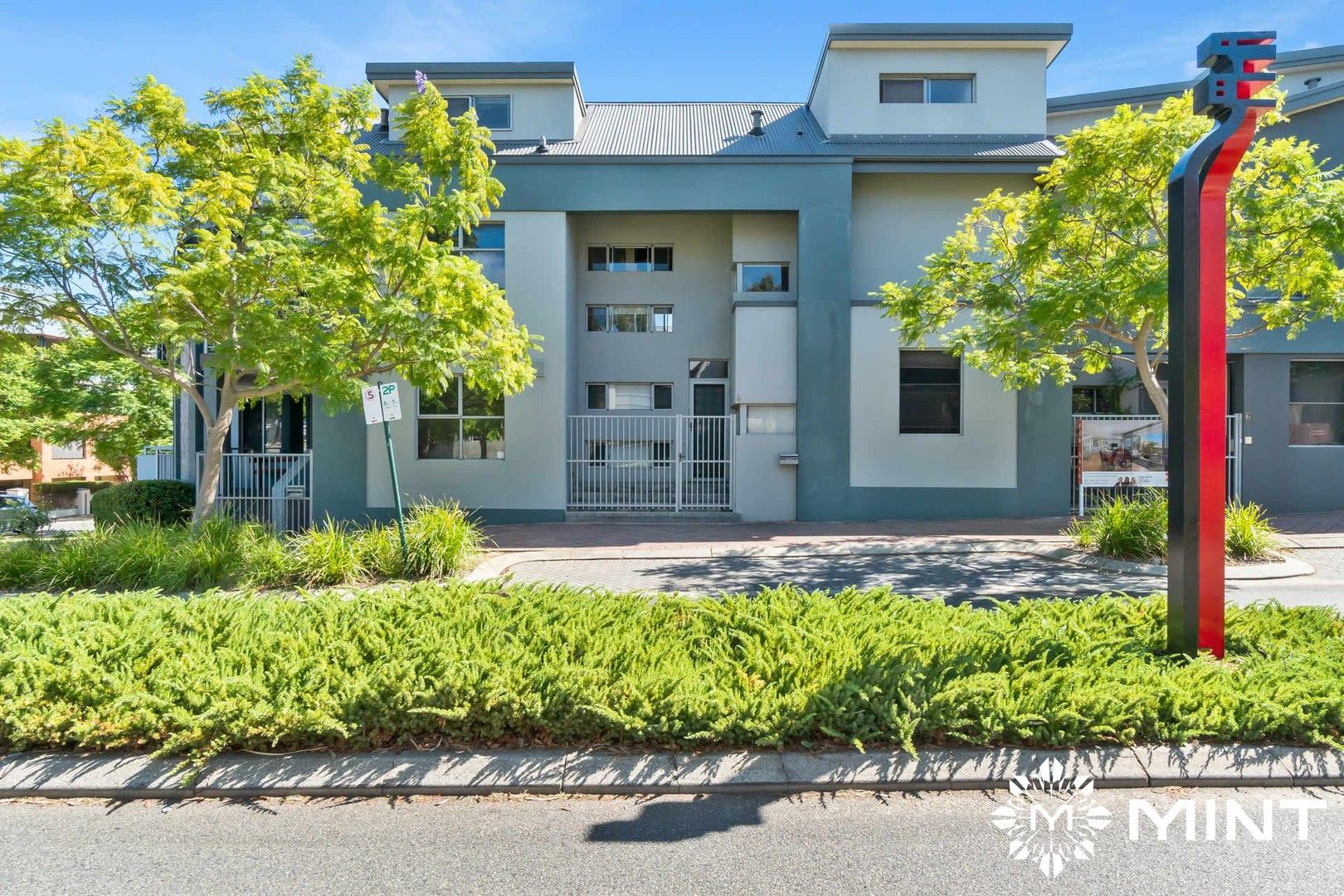 4 bedrooms Townhouse in 4 Price Street SUBIACO WA, 6008