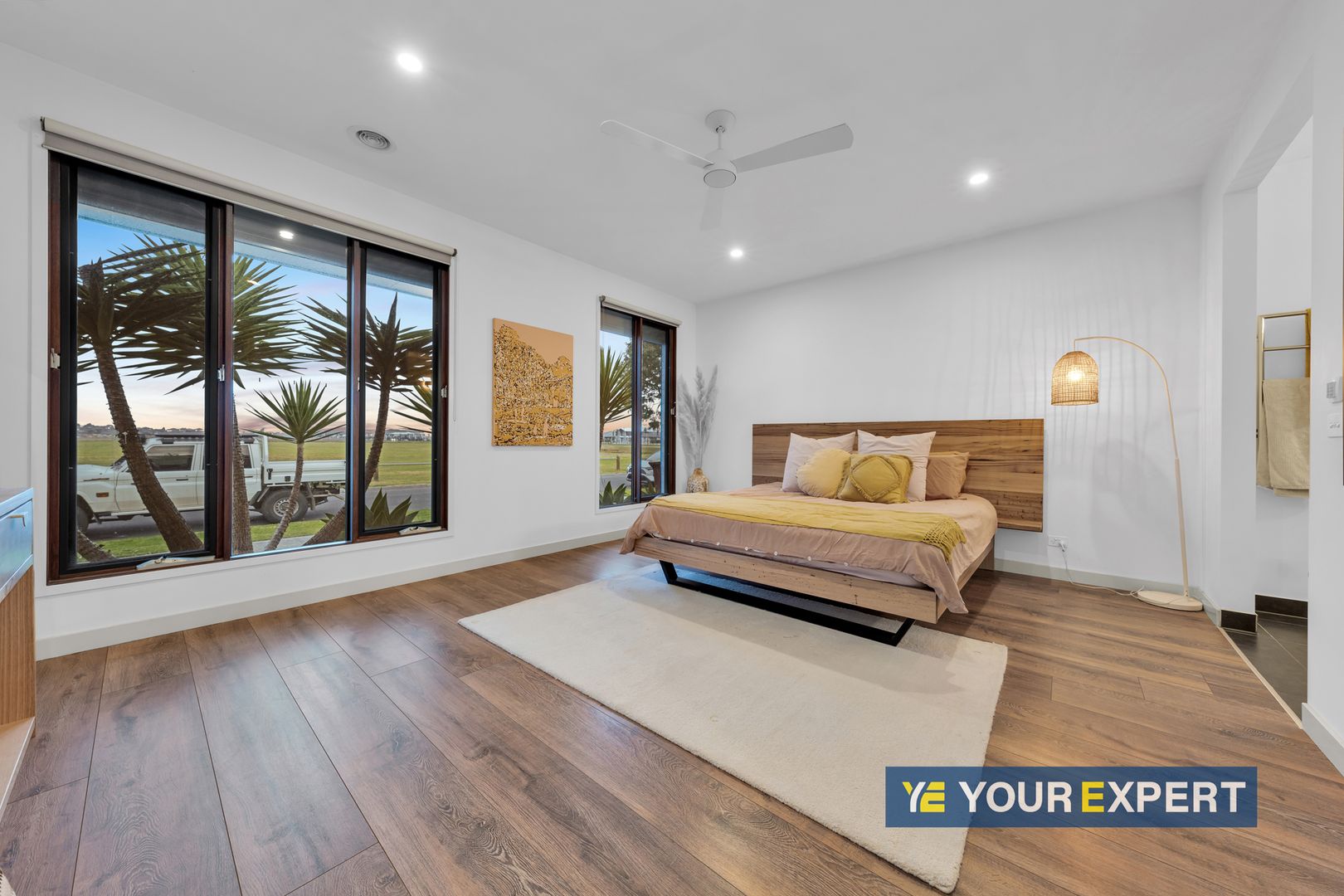 14 Sundaze Street, Clyde North VIC 3978, Image 2