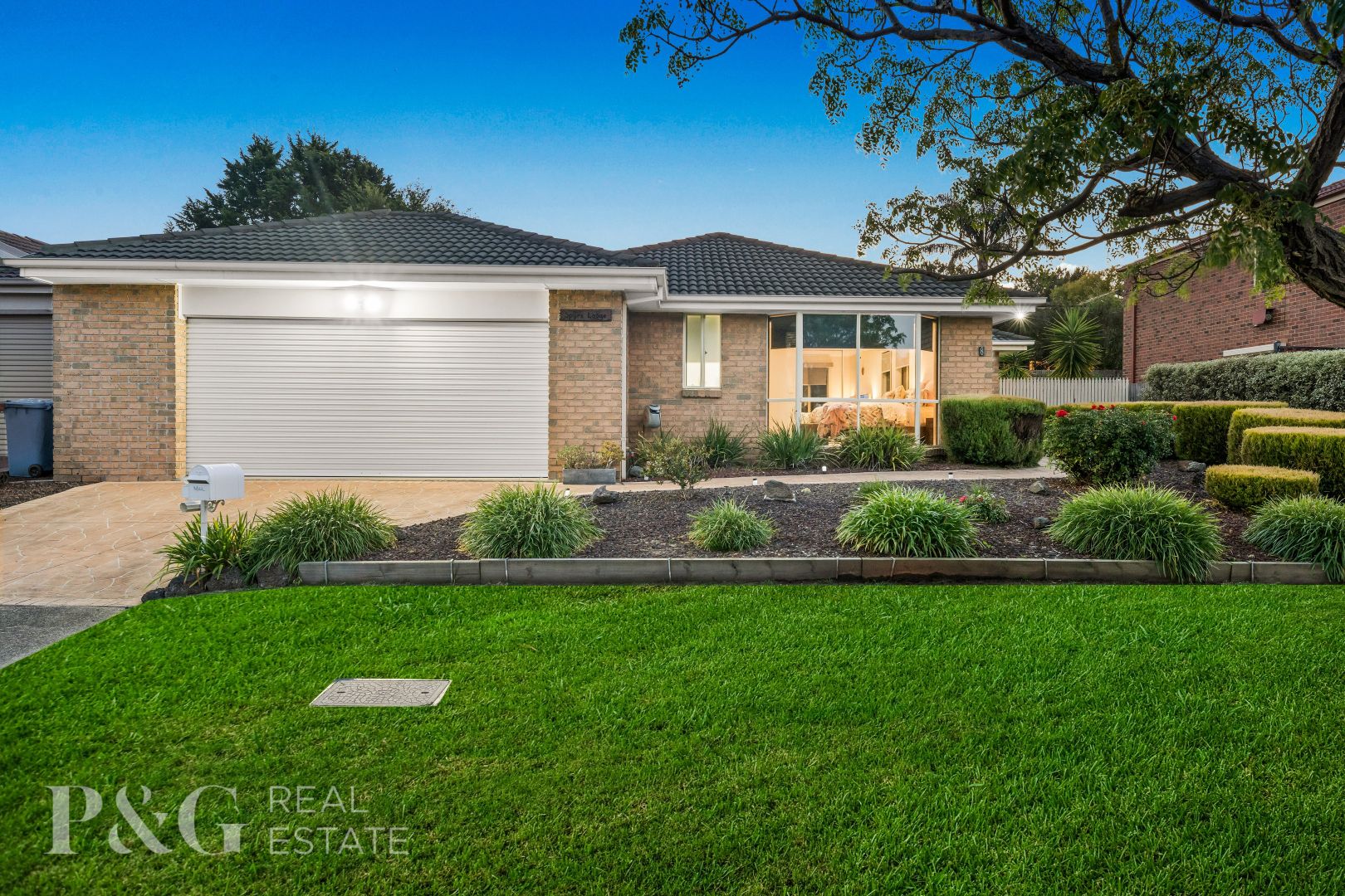 8 Lochard Terrace, Narre Warren South VIC 3805, Image 1