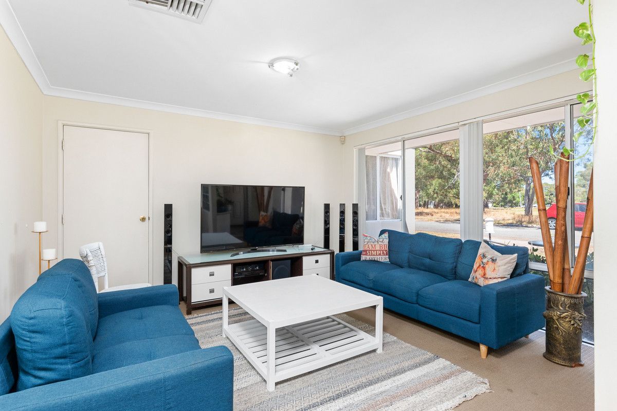 4 Fleming Avenue, Bentley WA 6102, Image 2