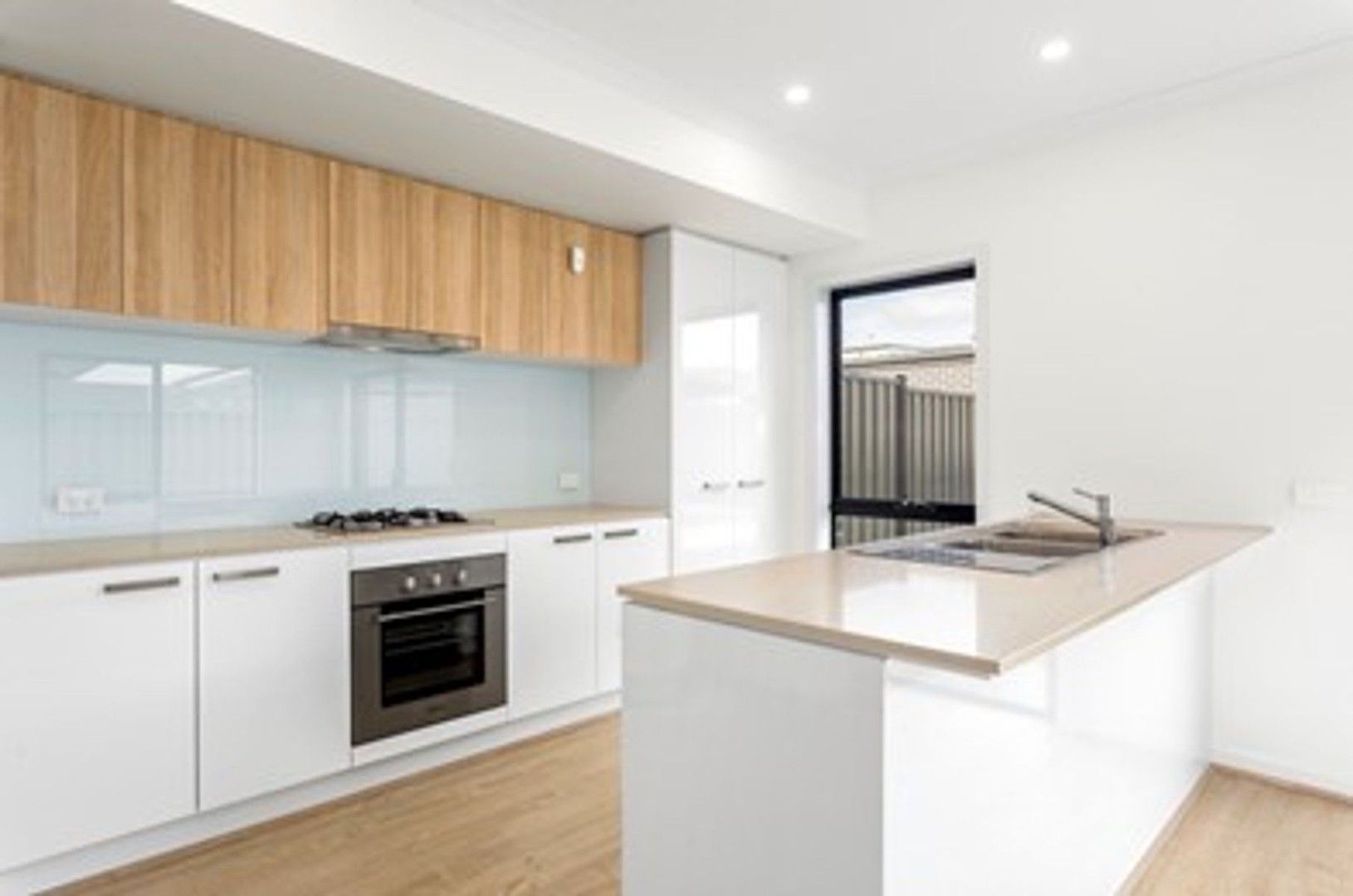 3 bedrooms Townhouse in 7 Baltic Walk CRAIGIEBURN VIC, 3064