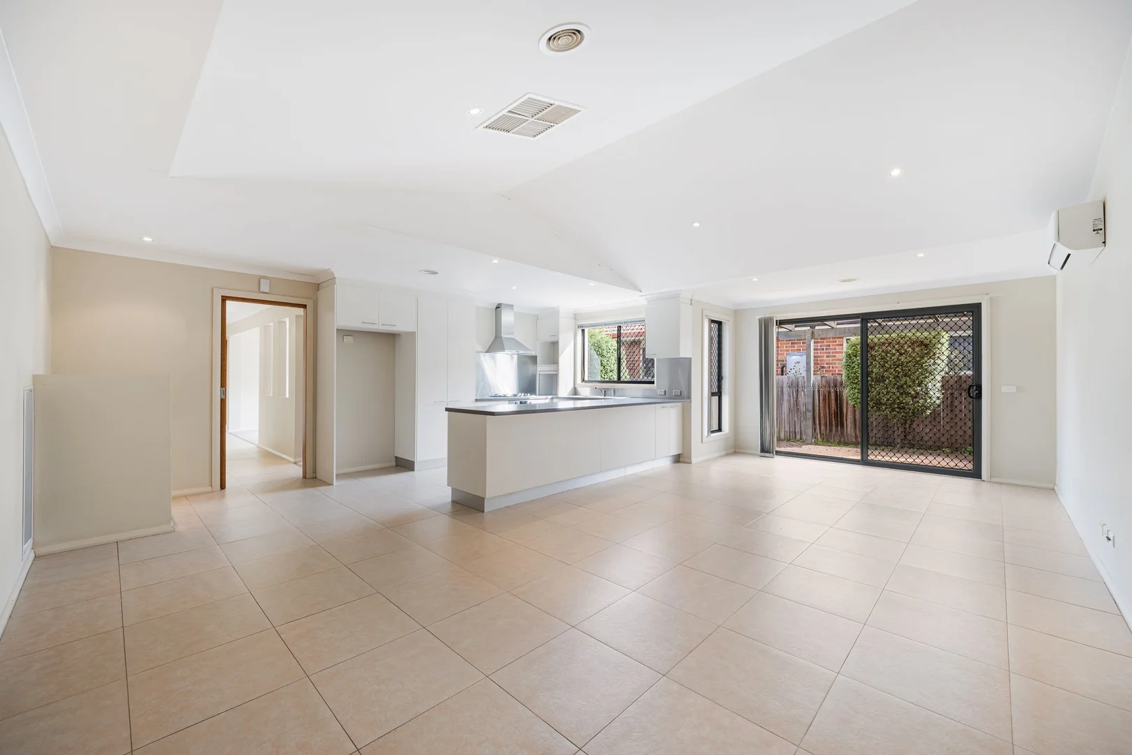 Additional image 4 of Harrison ACT 2914