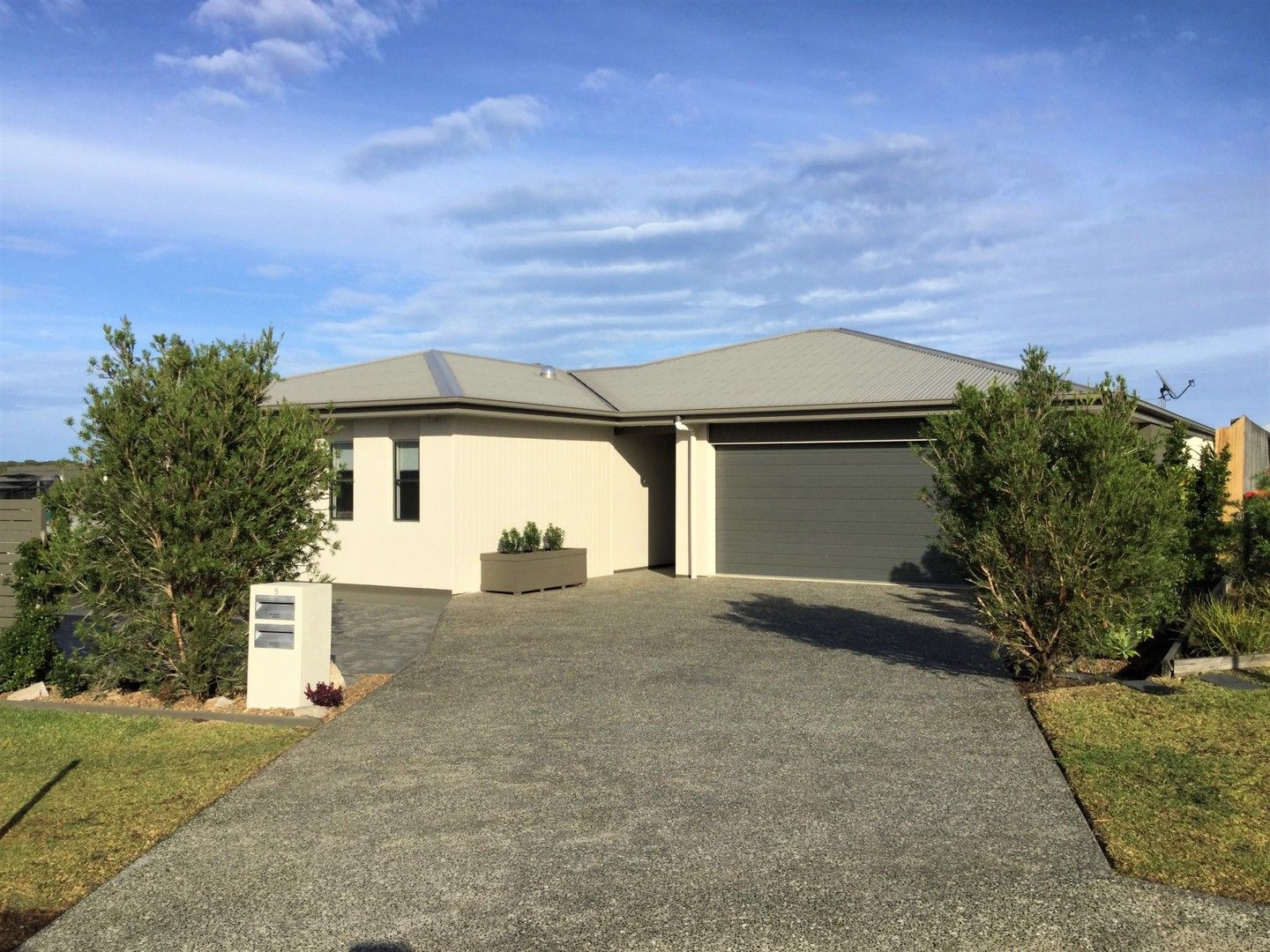 3 bedrooms House in 5 Mirabella Court PEREGIAN SPRINGS QLD, 4573
