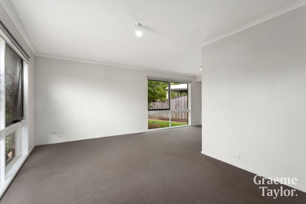 15 Braemar Court, Newtown VIC 3220, Image 2