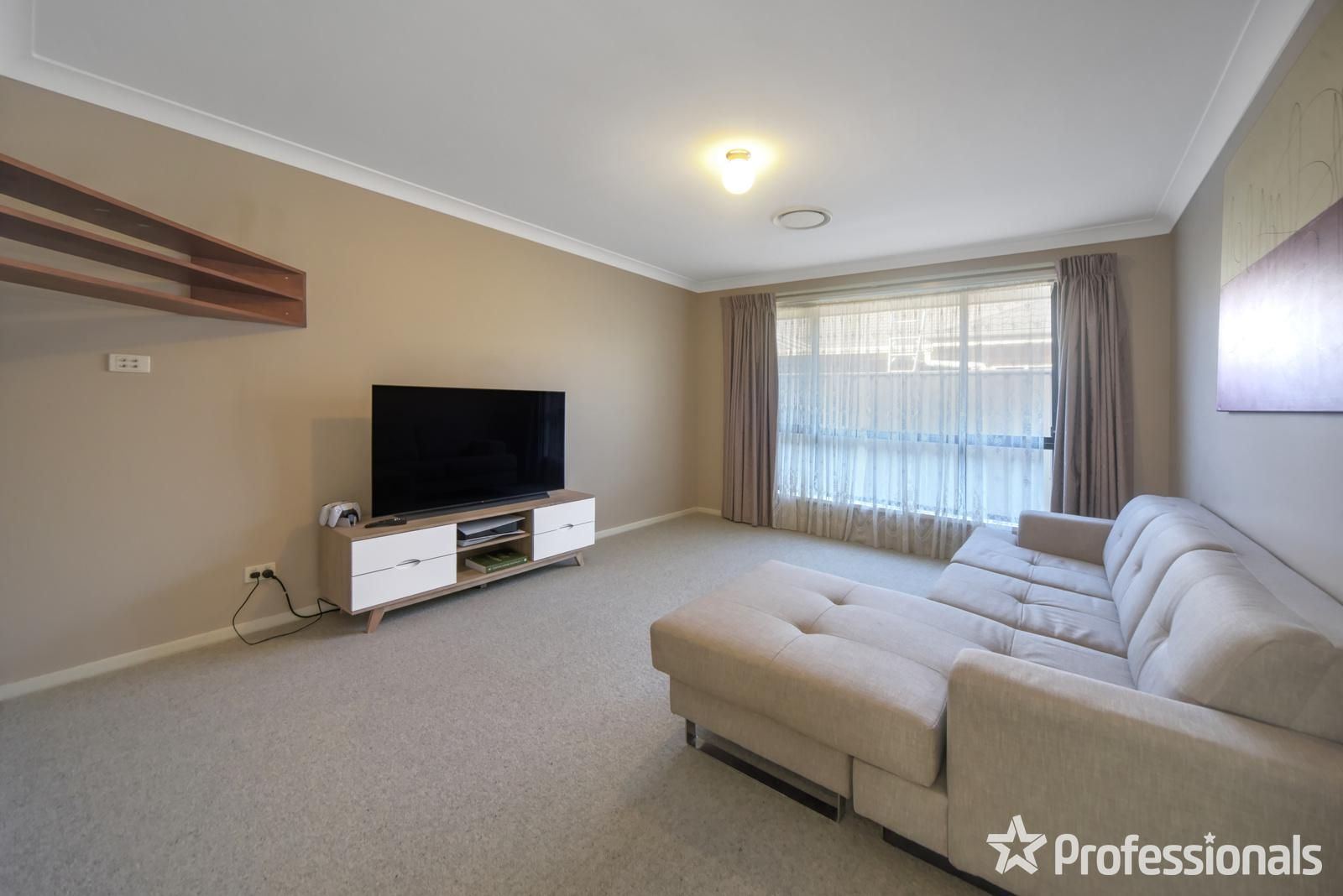 141 Rayleigh Drive, Worrigee NSW 2540, Image 2