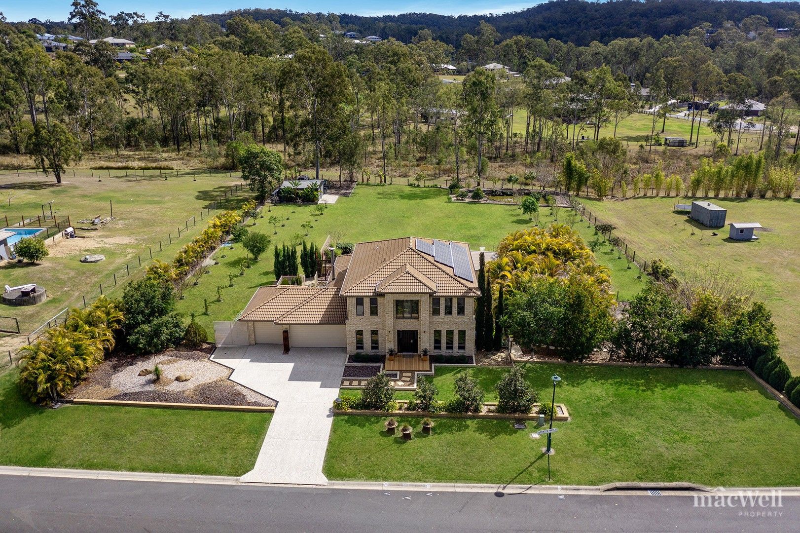 5 bedrooms House in 13-17 Prince of Wales Court MUNDOOLUN QLD, 4285