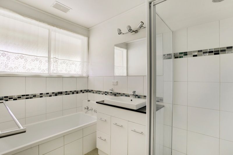 3 bedrooms House in 3 Alexander Crescent FRANKSTON VIC, 3199