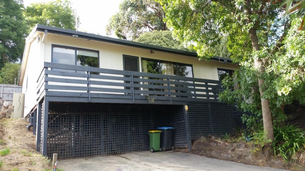 3 bedrooms House in 18A Craig Avenue FERNTREE GULLY VIC, 3156