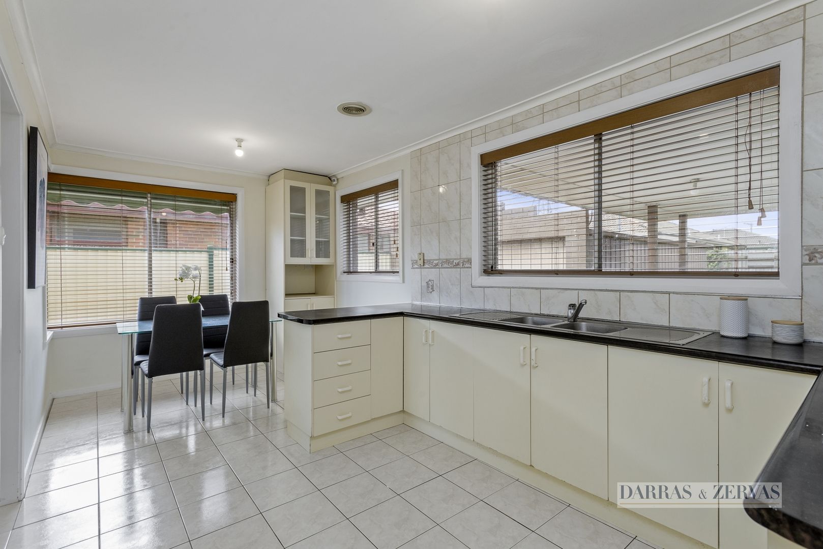 4 Monash Crescent, Clayton South VIC 3169, Image 2