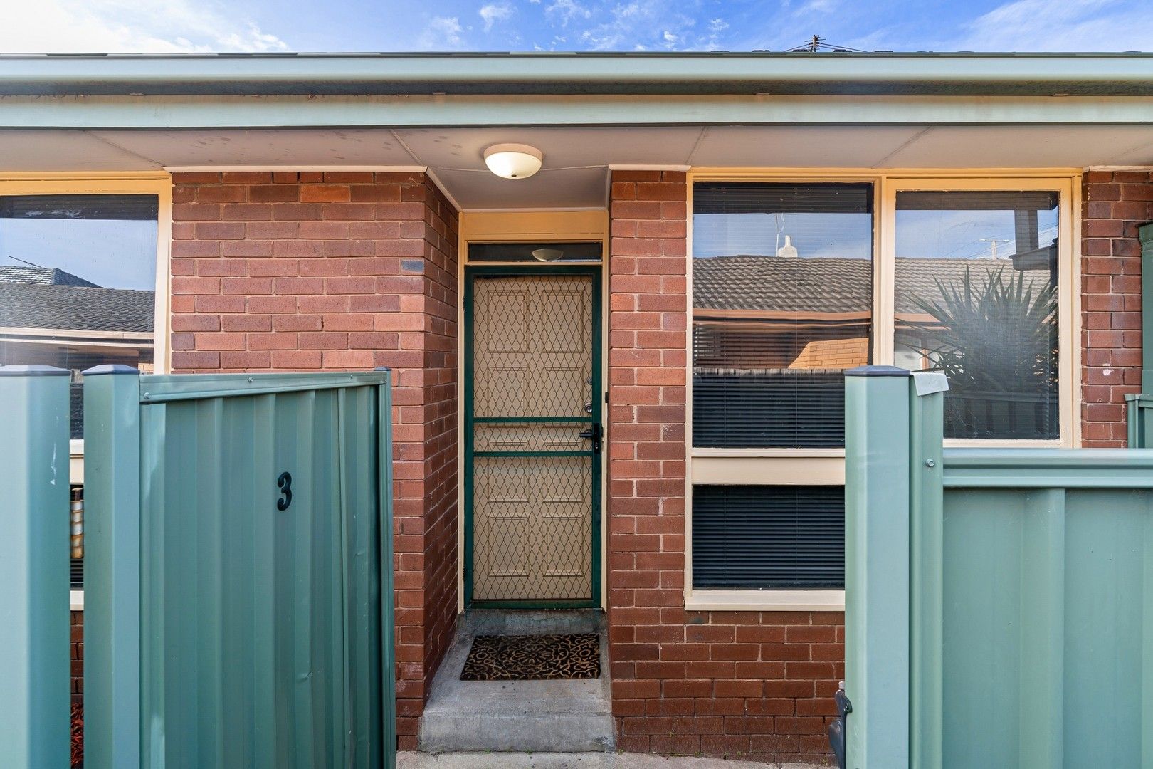 2 bedrooms Apartment / Unit / Flat in 3/261 Albion Street BRUNSWICK VIC, 3056