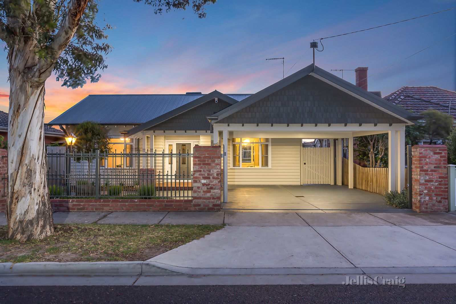 25 Prendergast Street, Pascoe Vale South VIC 3044