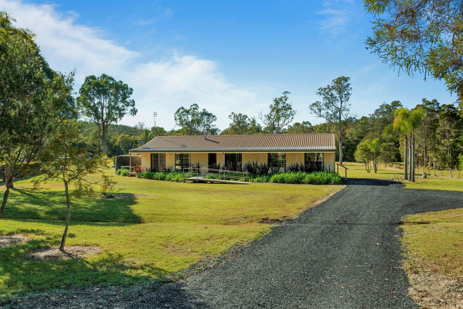 4 Carlyle Close, Jilliby NSW 2259, Image 2