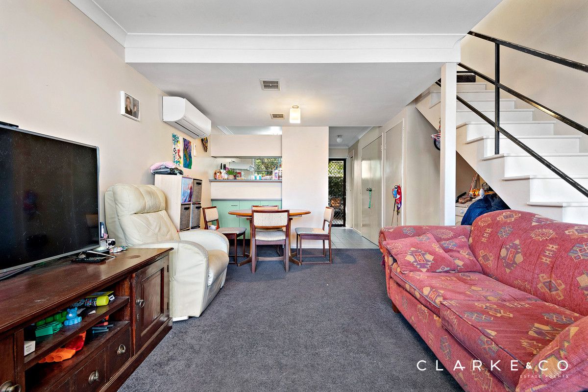 4/3 Kerrie Close, Telarah NSW 2320, Image 2