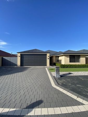 3 bedrooms House in 3 Eleanor Way MILLBRIDGE WA, 6232