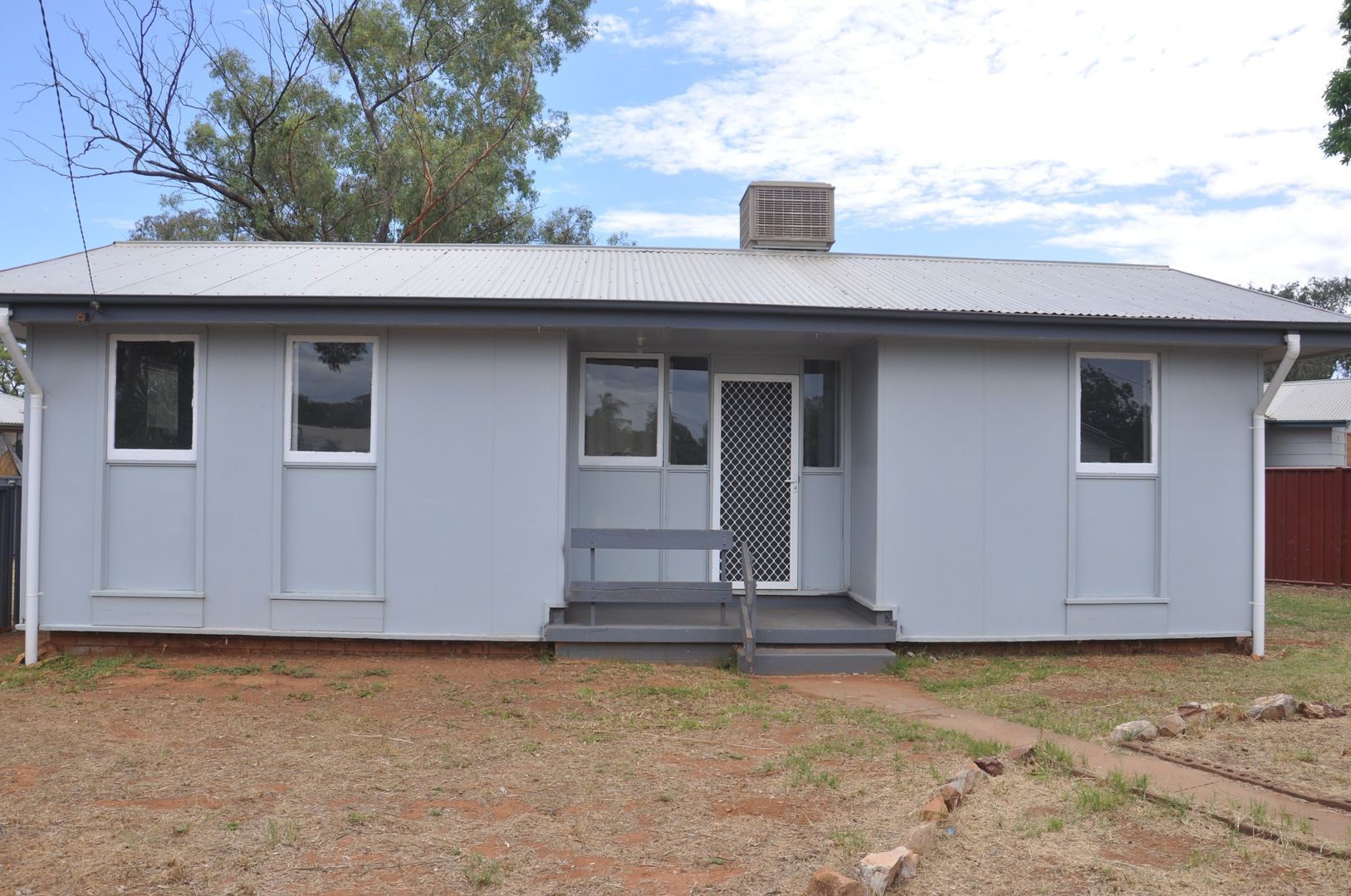 1 Yarran Circle, Cobar NSW 2835