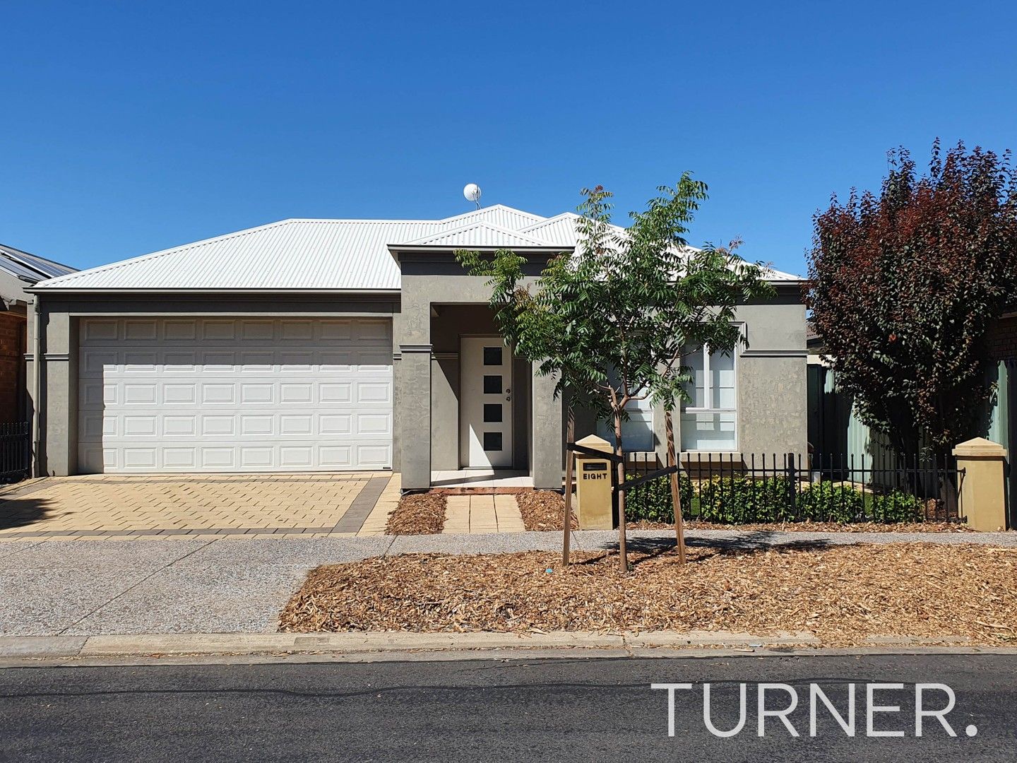 4 bedrooms House in 8 Shoalhaven Circuit MAWSON LAKES SA, 5095