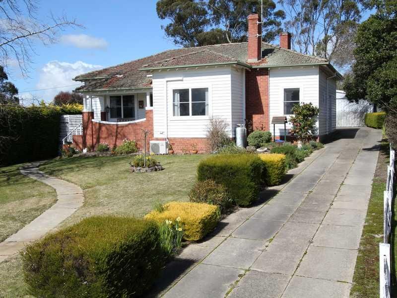 35 Cummins Street, BEAUFORT VIC 3373, Image 1