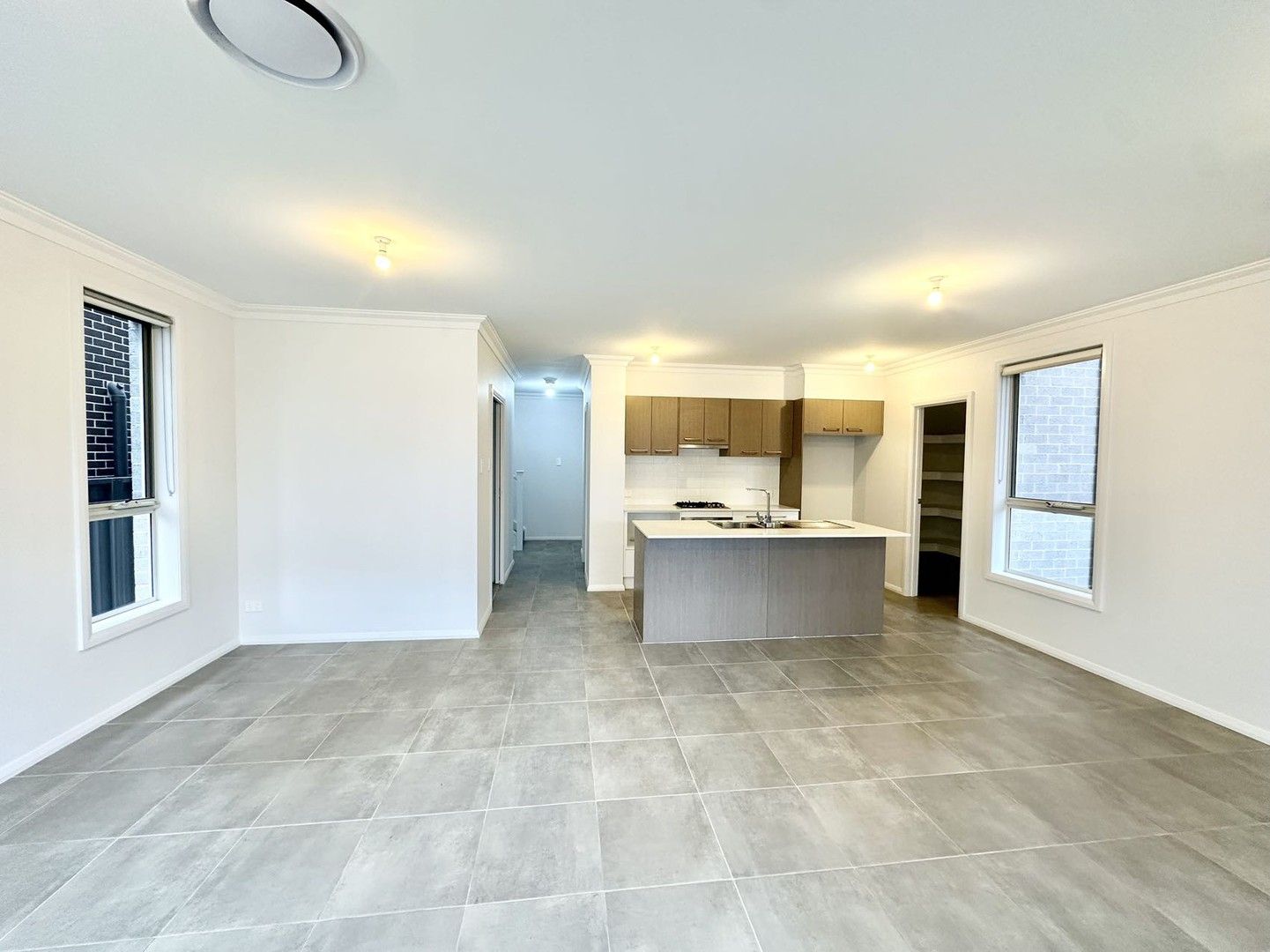 4 bedrooms House in 323 Eighth Avenue AUSTRAL NSW, 2179