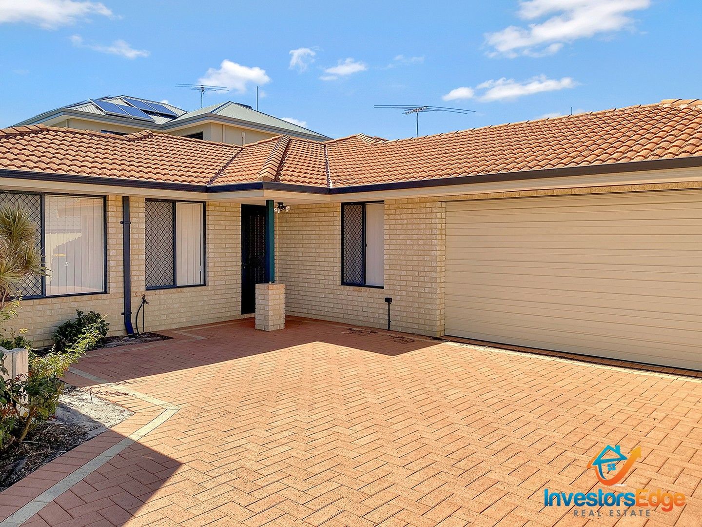 3 bedrooms House in 8b Munja Way NOLLAMARA WA, 6061