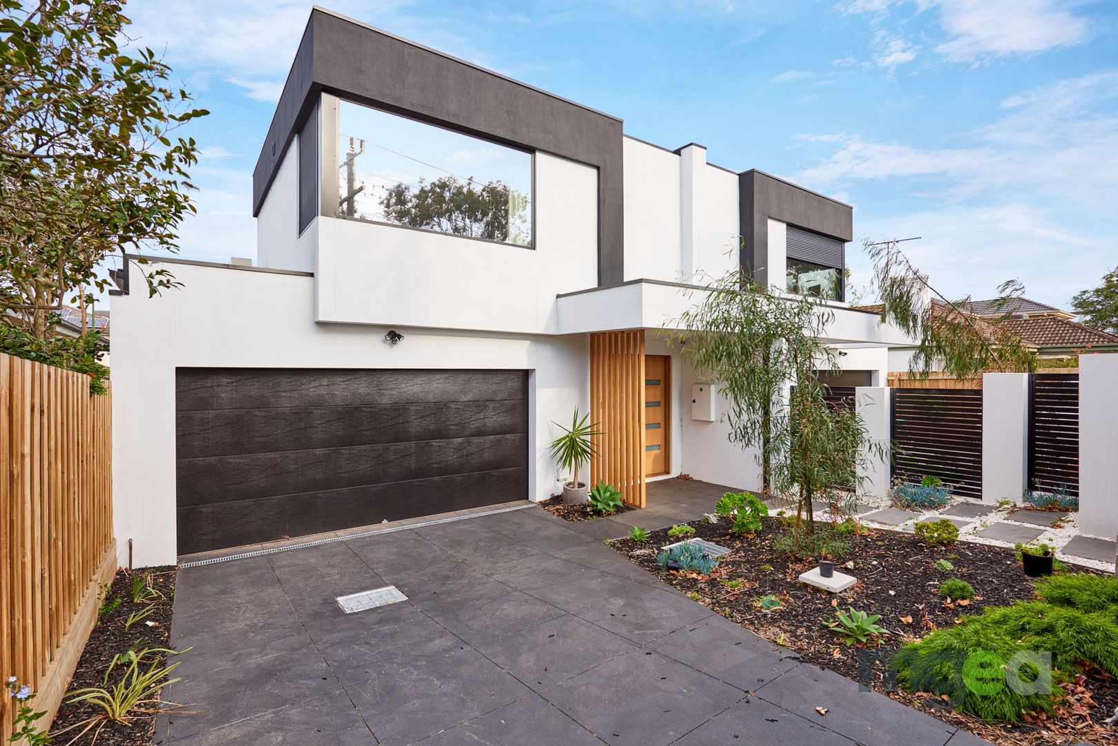 4 bedrooms House in 268 Nepean Highway (Enter via Service Road  between Th PARKDALE VIC, 3195