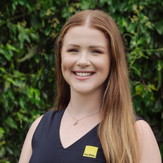 Holli Cartwright, Property manager