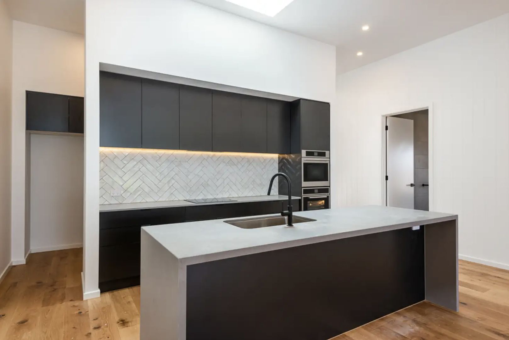 4 bedrooms House in 48 Kolora Crescent MOUNT ELIZA VIC, 3930