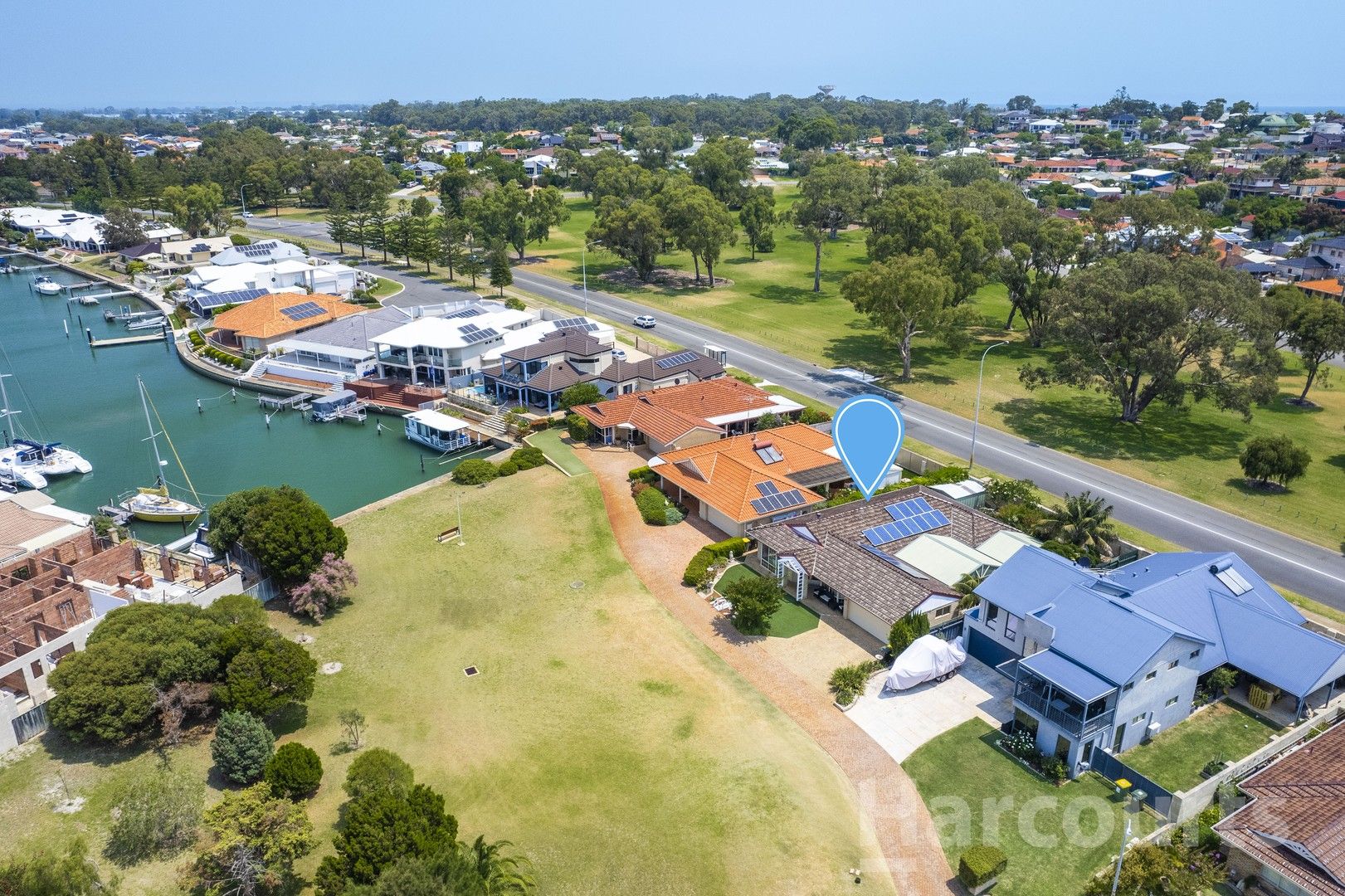 3 bedrooms House in 13 Parkwater Cove HALLS HEAD WA, 6210