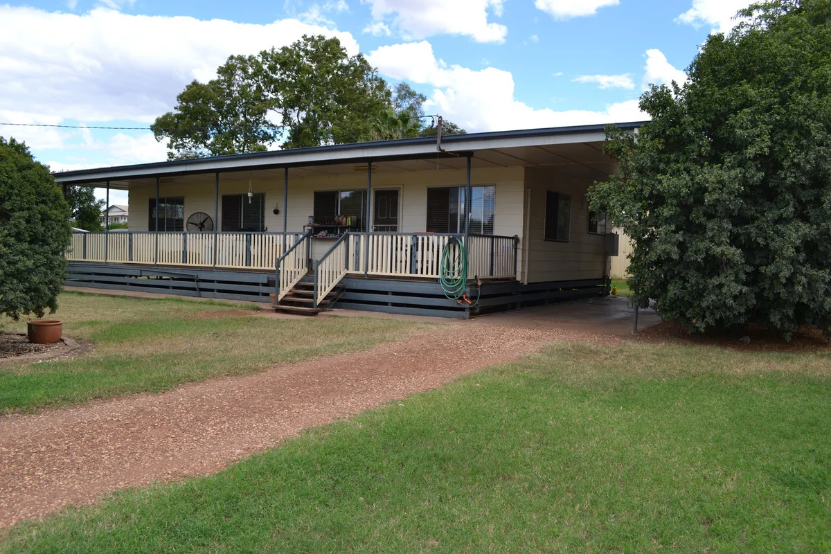 10-12 Elizabeth Street, St George QLD 4487